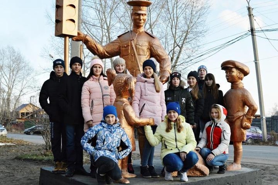 Росско усолье сибирское. Памятник дяде стёпе в Усолье Сибирском. Усолье Сибирское Иркутская область. Скульптуры в Усолье Сибирском. Памятник Ватутину Усолье Сибирское.