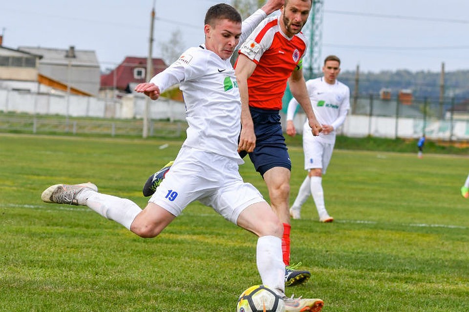 Football читы. ФК Локомотив Чита. ФК Чита стадион Локомотив. Кубок Победы Иркутск футбол. Иркутские футболисты.