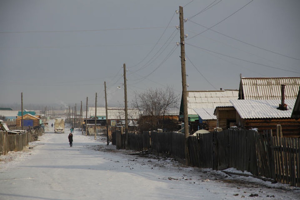 Под иркутском. Иркутская область поселок Максимовщина. Новомальтинск Иркутская обл. Село Максимовщина под Иркутском. Деревни севера Иркутской области.