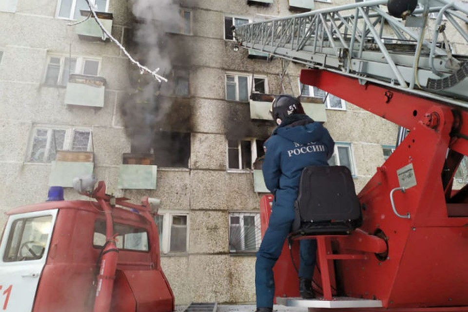 Новости усть илимска. Пожарные в Усть Илимске. Пожар Усть Илимск. МЧС Усть-Илимск. Пожар в Усть Илимске сейчас.